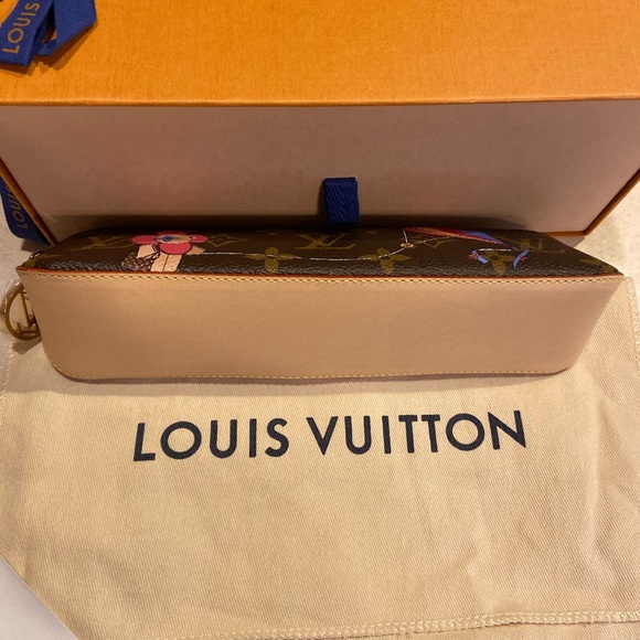 Authentic Louis Vuitton pencil pouch - Picture 2 of 6